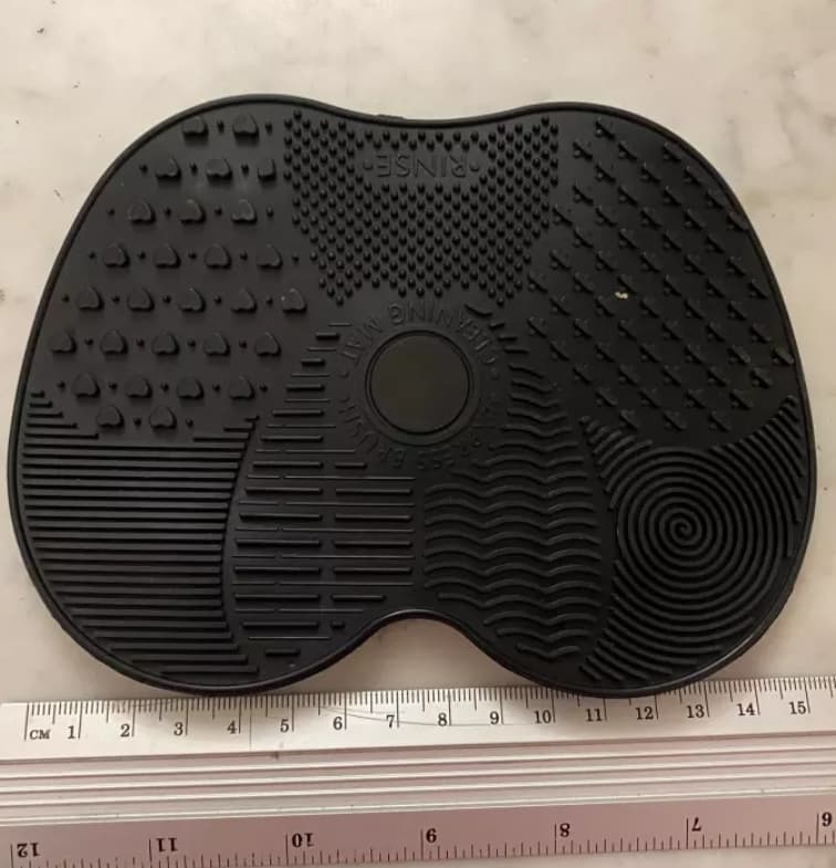 MINI MAKEUP-BRUSH CLEANER MAT