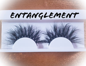 ENTAGLEMENT LASHES